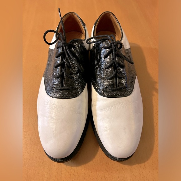 Nike Classic Country Club Golf Shoes​ - Picture 1 of 8